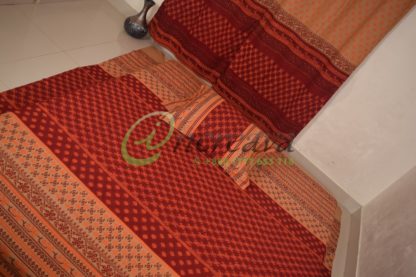 Meroon biskit bed cover