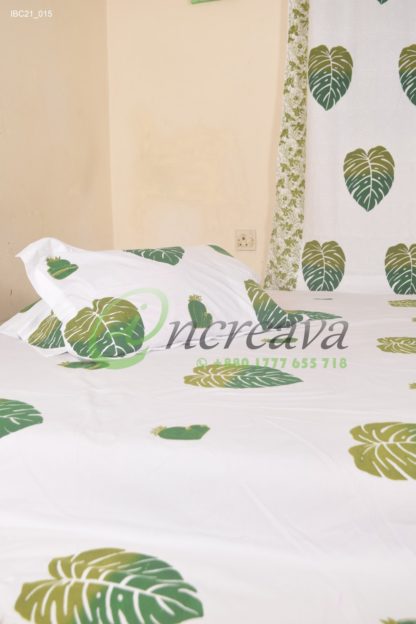 White Monstera Cactus Bed cover