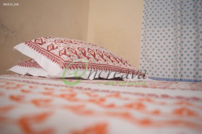 White Jamdni merun orange bed cover