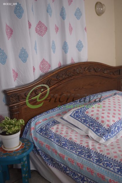 White Jamdni Blue Pink bed cover