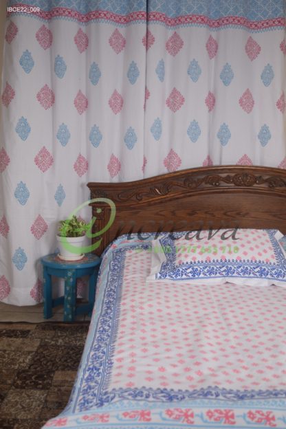 White Jamdni Blue Pink bed cover